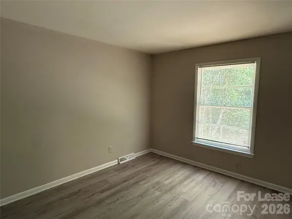 524 Echodale DR, Charlotte, NC 28217