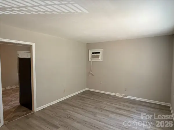 524 Echodale DR, Charlotte, NC 28217