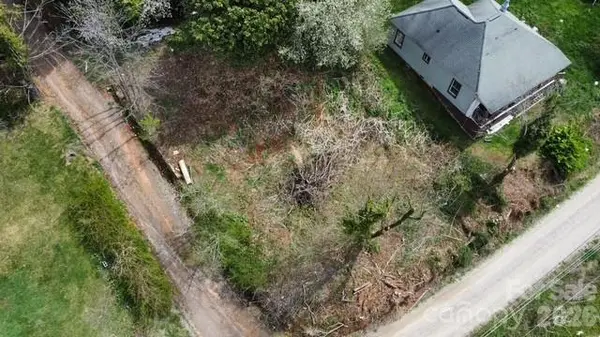 22 Clark LN, Canton, NC 28716