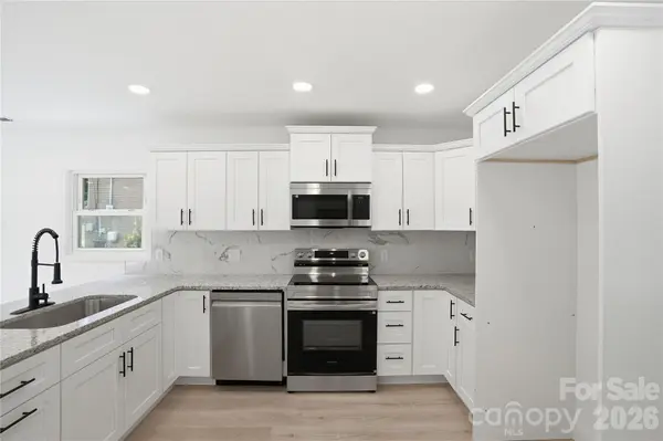 921 Green Circle DR, Gastonia, NC 28054