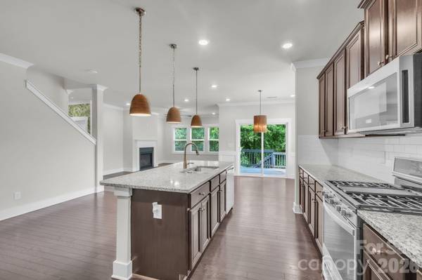 456 Jones Peak DR, Simpsonville, SC 29681