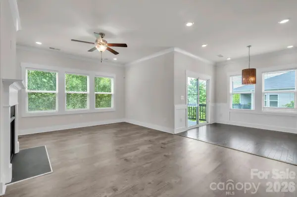 456 Jones Peak DR, Simpsonville, SC 29681