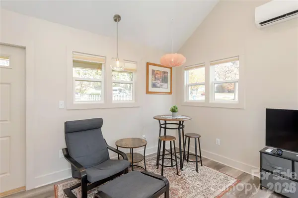 606 Ray AVE, Hendersonville, NC 28792