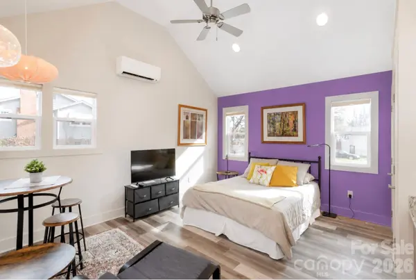 606 Ray AVE, Hendersonville, NC 28792