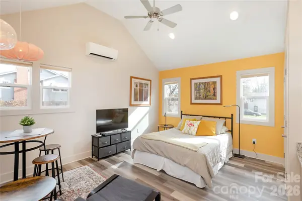 608 Ray AVE, Hendersonville, NC 28792