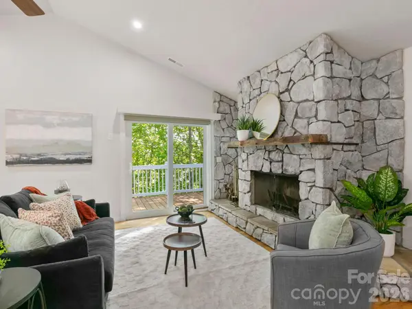 220 Jones CT, Lake Lure, NC 28746