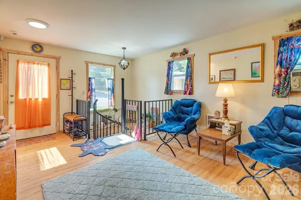 153 Vinewood CIR, Asheville, NC 28806