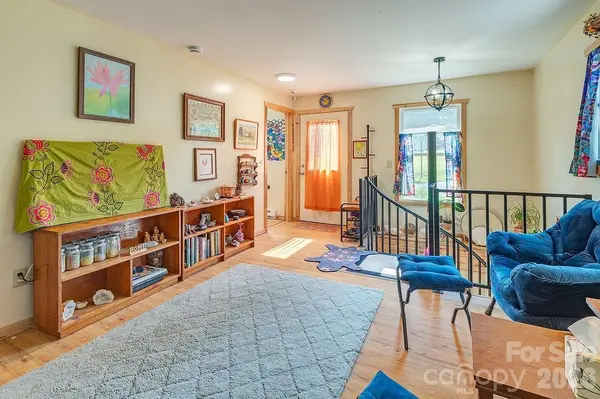 153 Vinewood CIR, Asheville, NC 28806