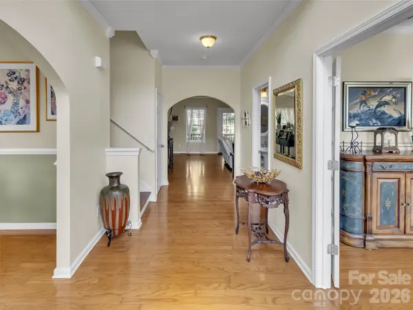 237 Midway XING, Clyde, NC 28721