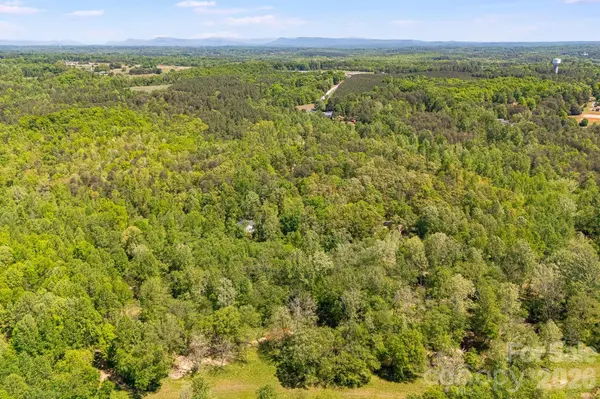 304 Richardson Creek LN, Forest City, NC 28043