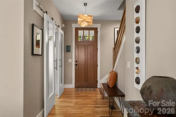 24 Acadia DR, Asheville, NC 28806