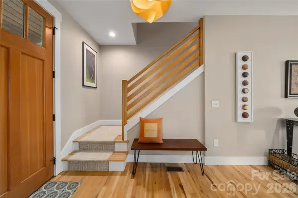 24 Acadia DR, Asheville, NC 28806