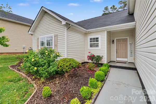 6225 Sid Crane DR, Charlotte, NC 28216