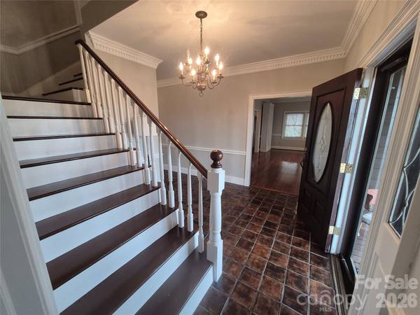 300 Cottonstone LN, Troy, NC 27371