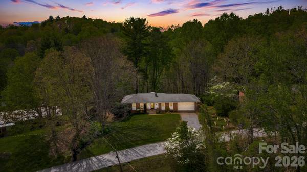 37 Duck DR, Mars Hill, NC 28754
