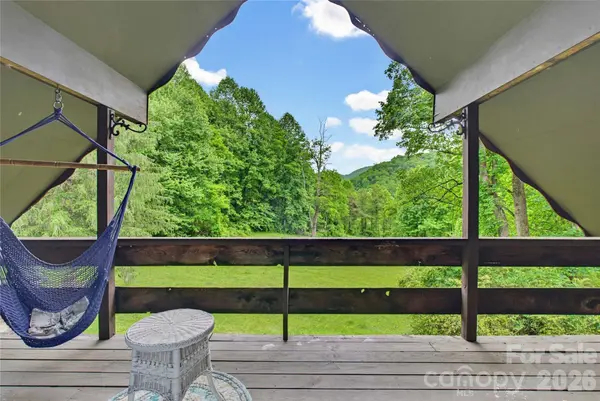 919 N Country Club DR, Cullowhee, NC 28723