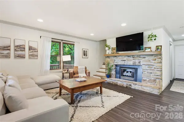 919 N Country Club DR, Cullowhee, NC 28723