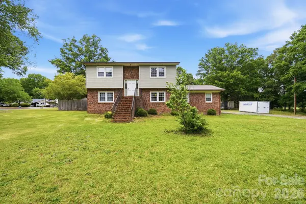 908 Forest DR, Marshville, NC 28103