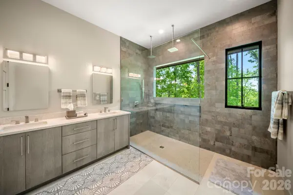 154 Wandering Oaks WAY, Asheville, NC 28805