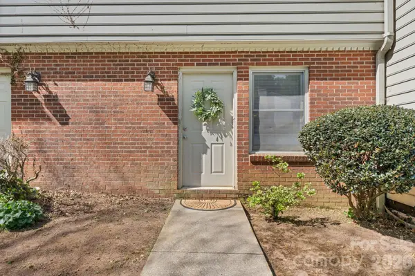 239 13th Avenue PL NW #6, Hickory, NC 28601