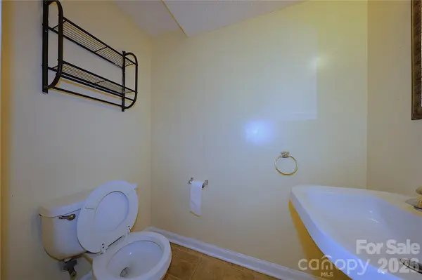 3221 Nedmore CT, Matthews, NC 28105