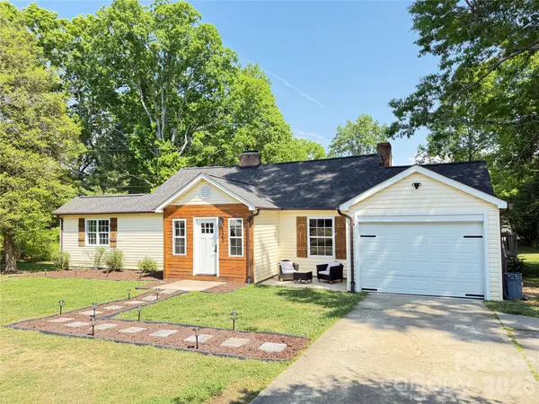 1442 Lee Pearson RD, Lenoir, NC 28645