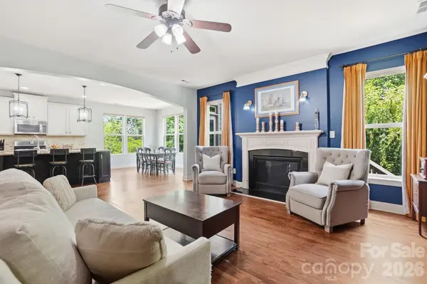 522 Iron Horse LN, Midland, NC 28107