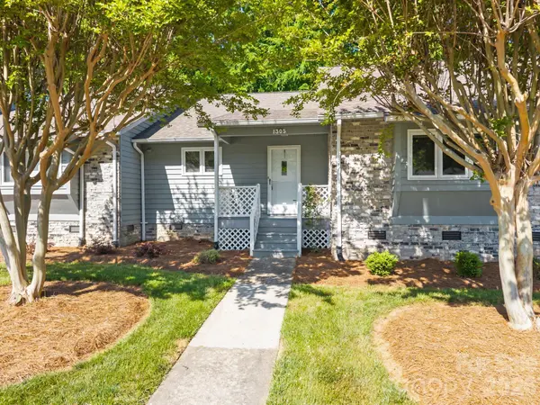 1305 Wellington Hills CIR, Salisbury, NC 28147