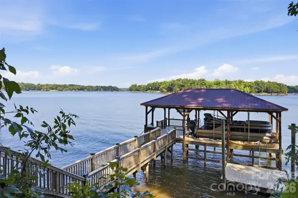 221 Whiterock DR, Mount Holly, NC 28120