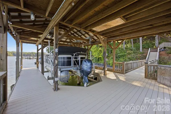 221 Whiterock DR, Mount Holly, NC 28120