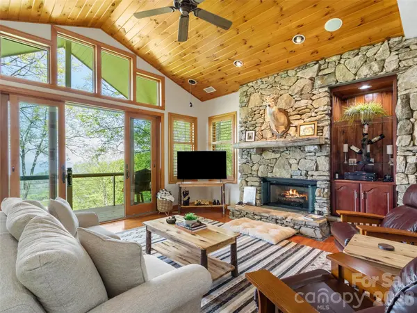 266 Sunset Point RD #B2, Burnsville, NC 28714