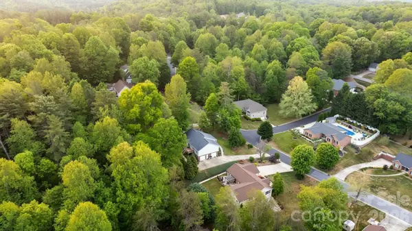 1011 Cambridge CT, Lenoir, NC 28645