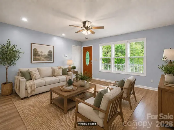 1011 Cambridge CT, Lenoir, NC 28645