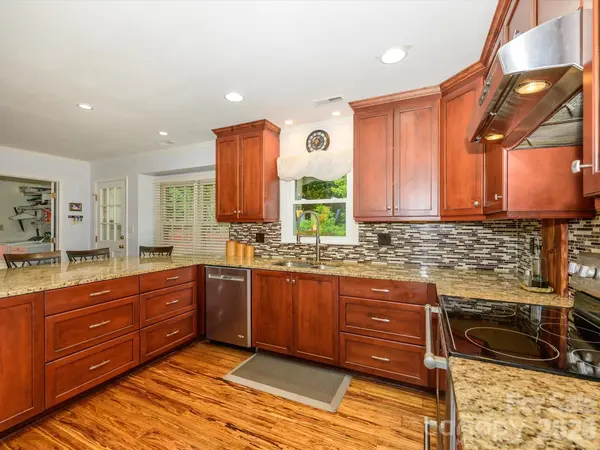 9607 Riddick PL, Matthews, NC 28105