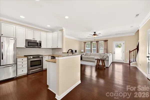 6453 Silver Star LN, Charlotte, NC 28210
