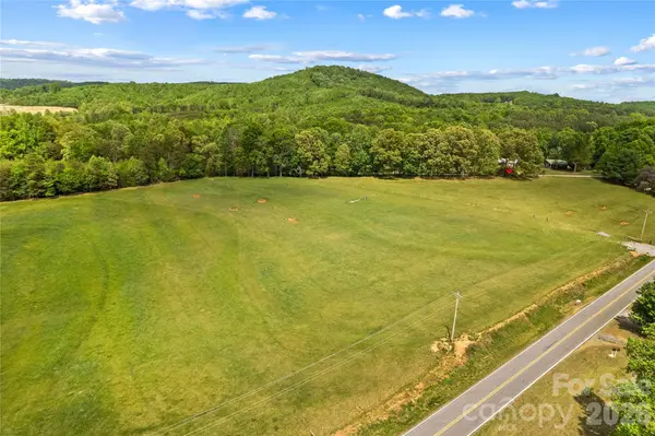 562 Mountain View RD,  Statesville,  NC 28625