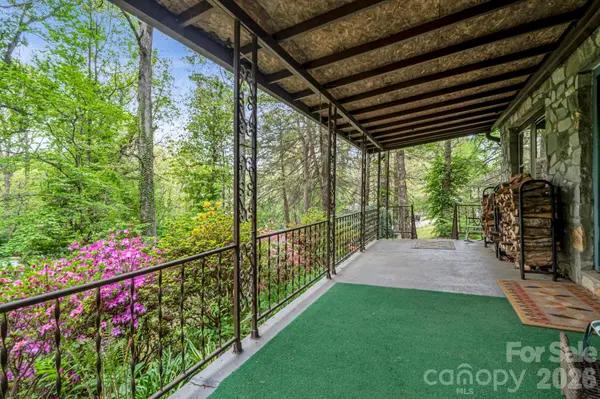 257 Pine ST, Black Mountain, NC 28711