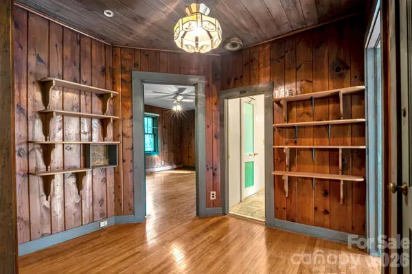 257 Pine ST, Black Mountain, NC 28711