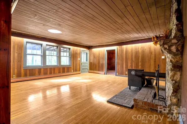 257 Pine ST, Black Mountain, NC 28711