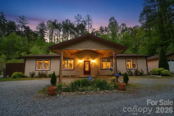 945 N Country Club RD, Brevard, NC 28712