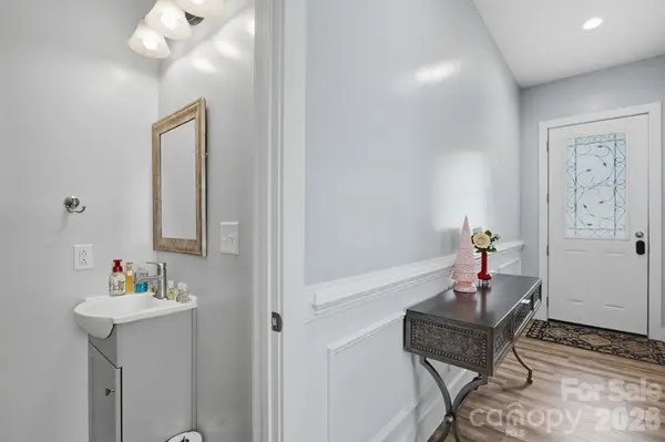 4950 Surfwood DR, Sherrills Ford, NC 28673