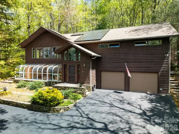 71 Elseetos DR, Brevard, NC 28712