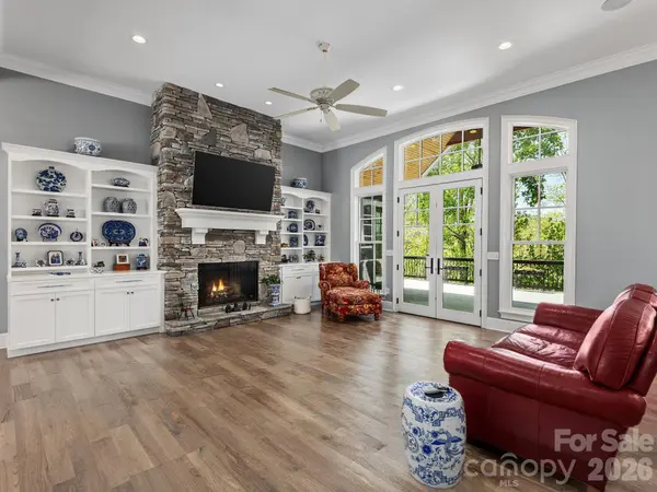 28 Falling Star CT, Fletcher, NC 28732