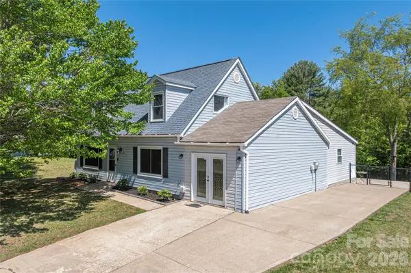 20 Lionel PL, Asheville, NC 28806
