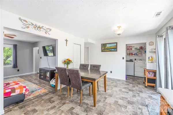 20 Lionel PL, Asheville, NC 28806