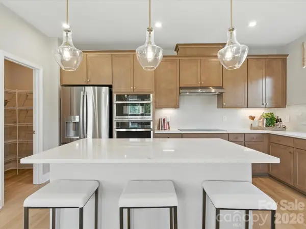 8328 Discovery LN, Charlotte, NC 28216