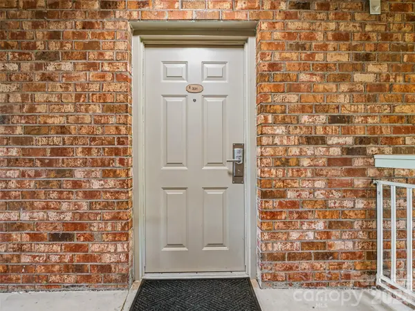 331 Bowling Park RD, Asheville, NC 28803