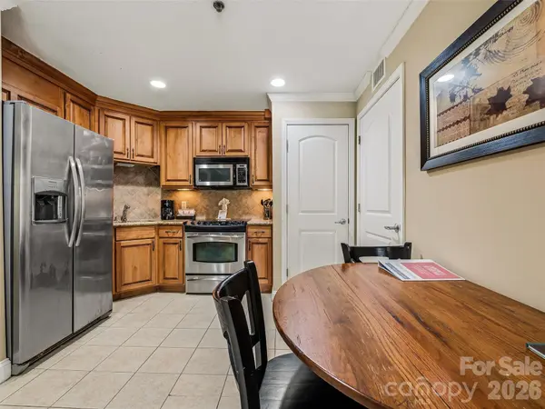 331 Bowling Park RD, Asheville, NC 28803