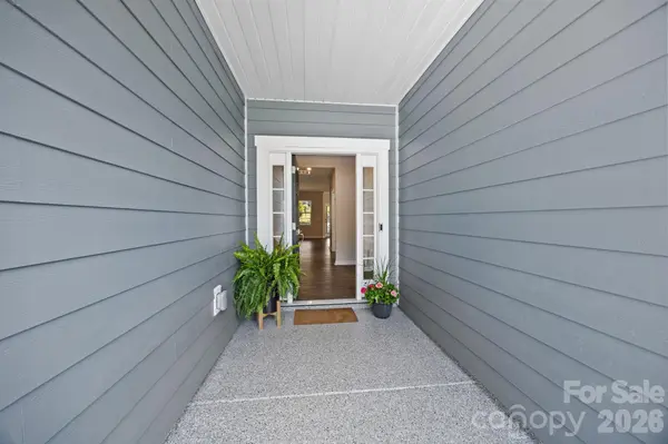 3061 Rosseau LN, Mount Holly, NC 28120