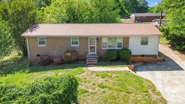 1907 Alpine LN, Gastonia, NC 28054